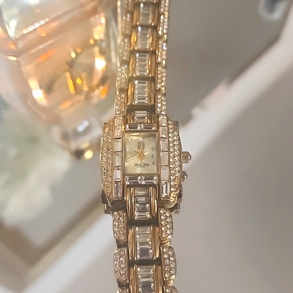 Victoria Wieck Watch - Picture 2 of 6